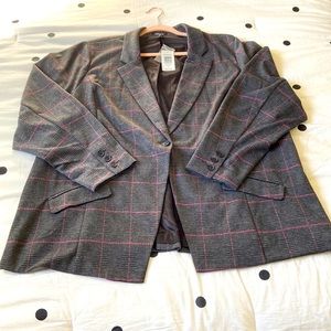 Torrid 4 NWT grey blazer w/ pink detailing